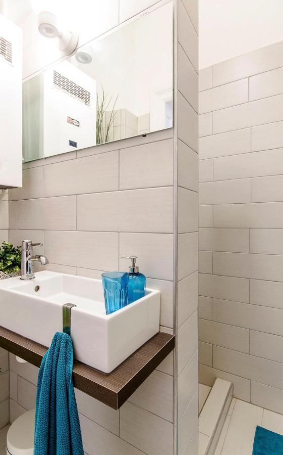 Cozy 2 Bedroom Apartment In Terez Boulevard. Budapest Esterno foto